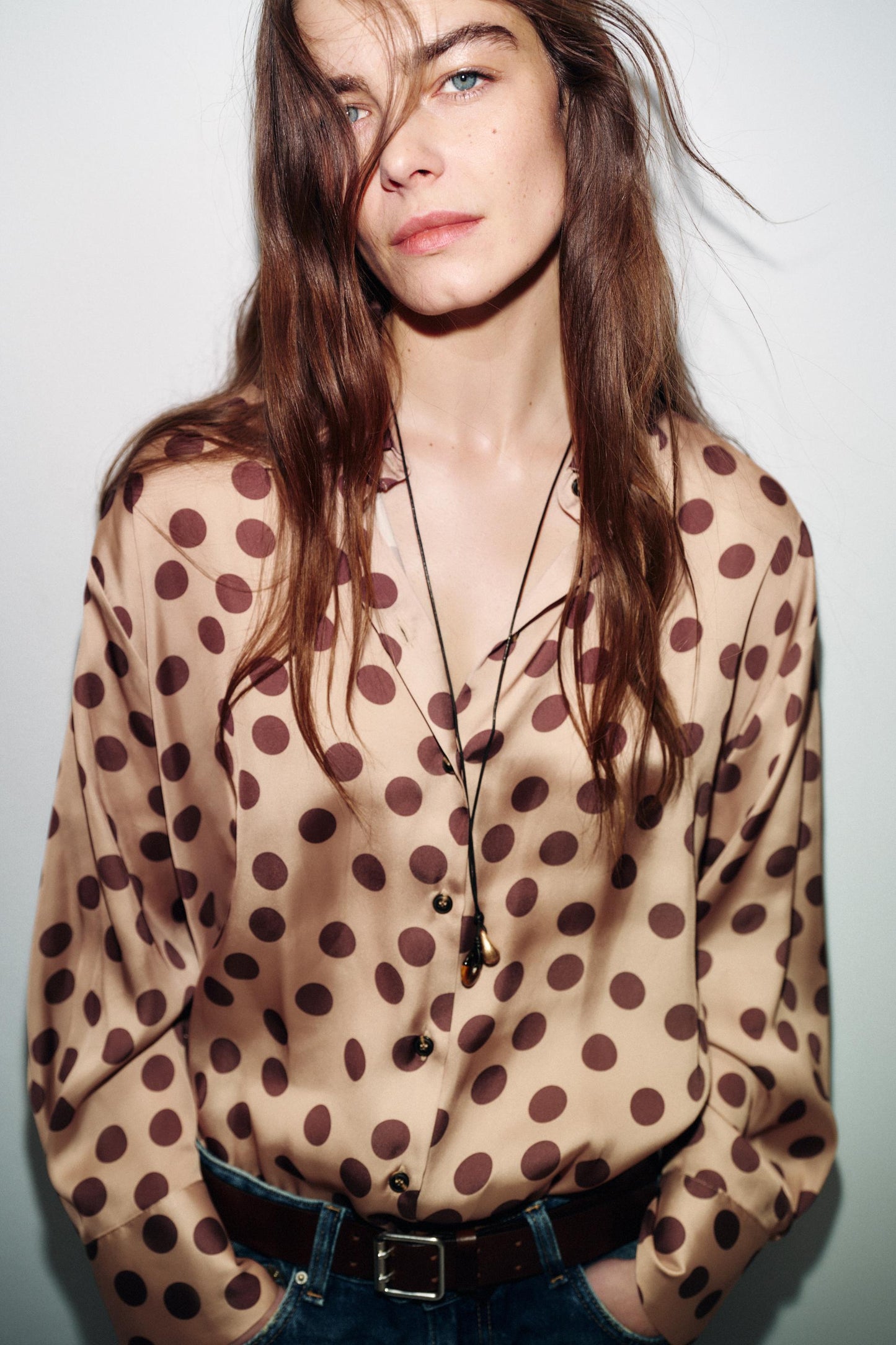 #EACCB4, Beige-marron