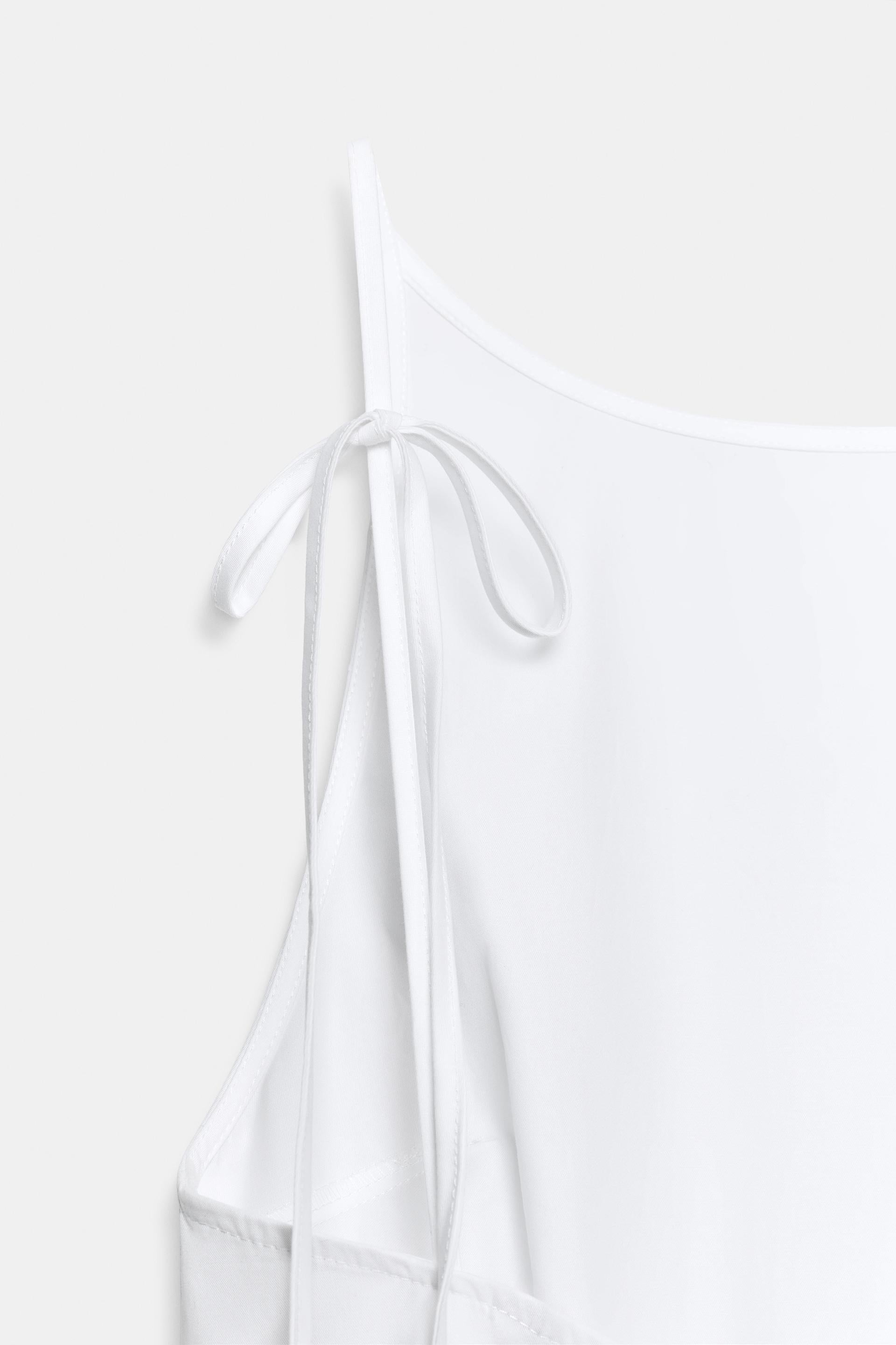 #F4F6FA, Blanc