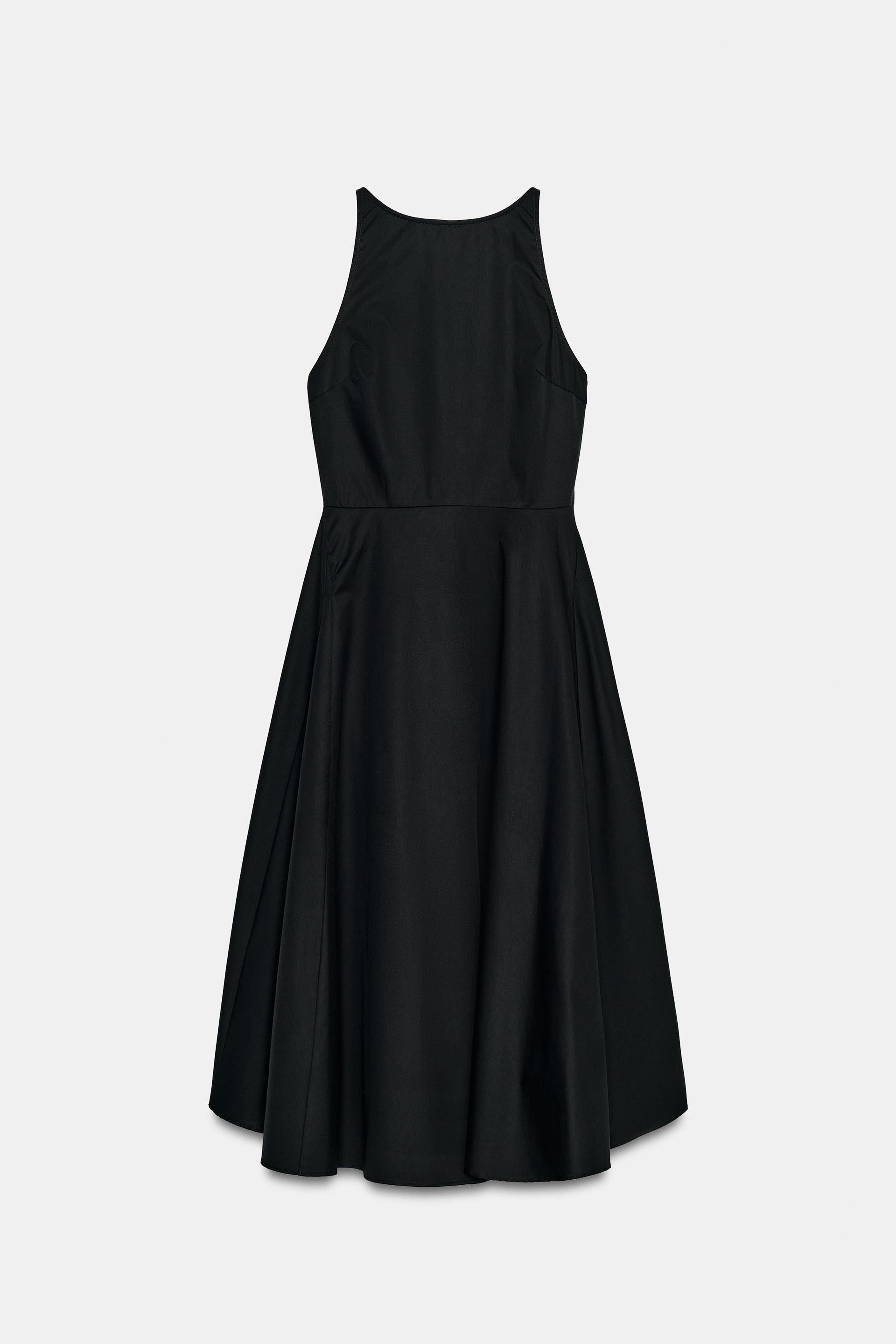 #121315, Noir