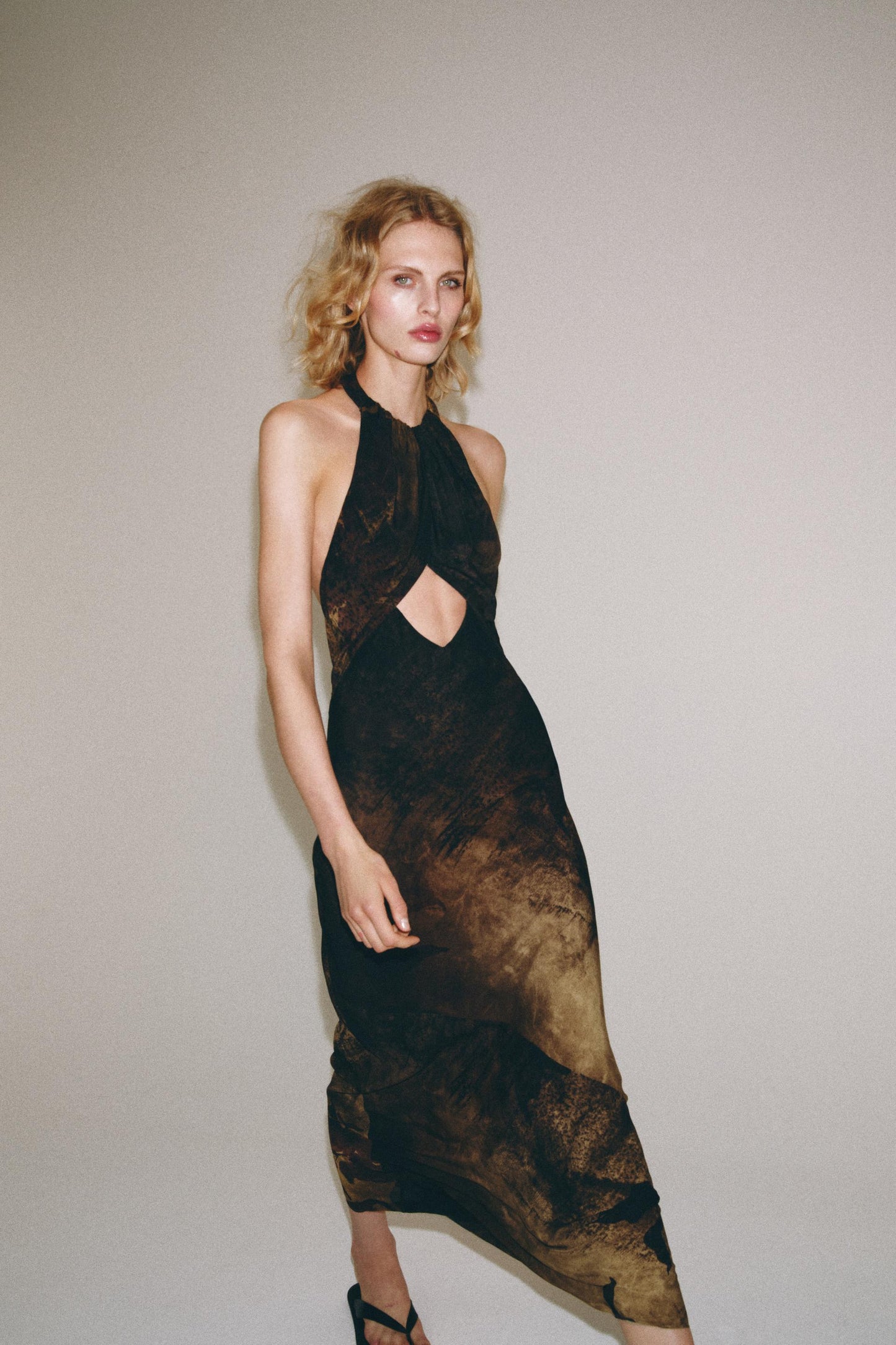 Vestido Cuello Halter Estampado Zw Collection